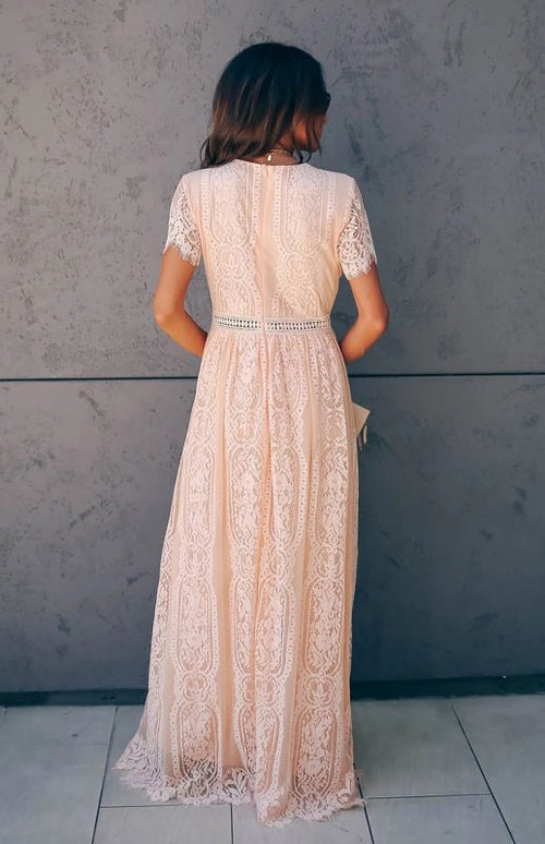 Élise Elegante Lang-Kleid mit offenen Details – Schickes kurzes Maxikleid